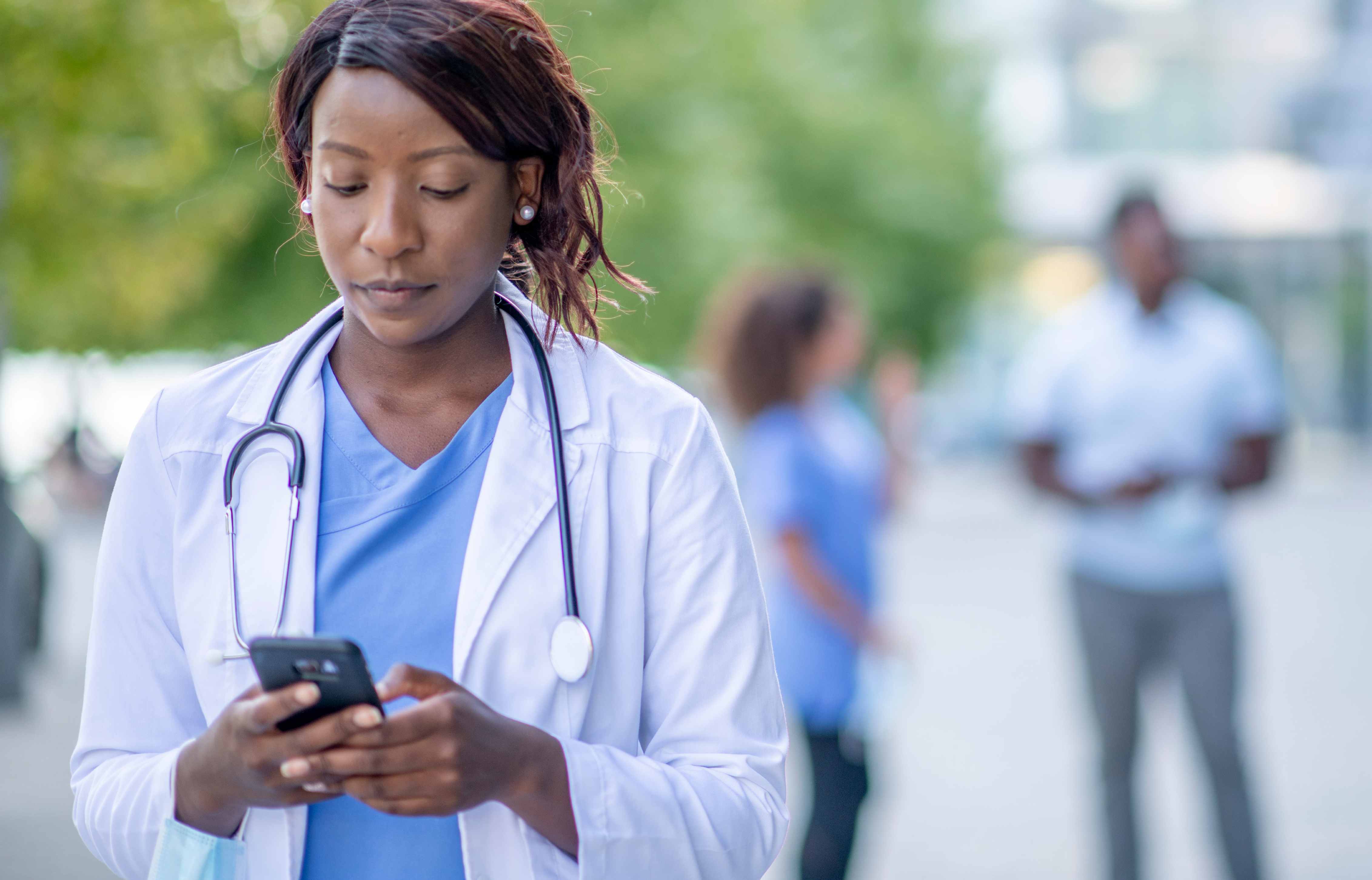 5 Frontline Employee Experience Lessons for Healthcare