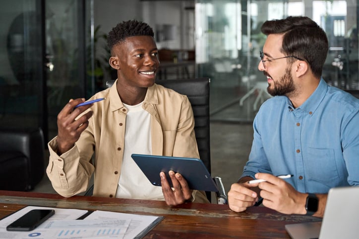 How Banks and Insurers Communicate Regulatory Changes to Distributed Workforces