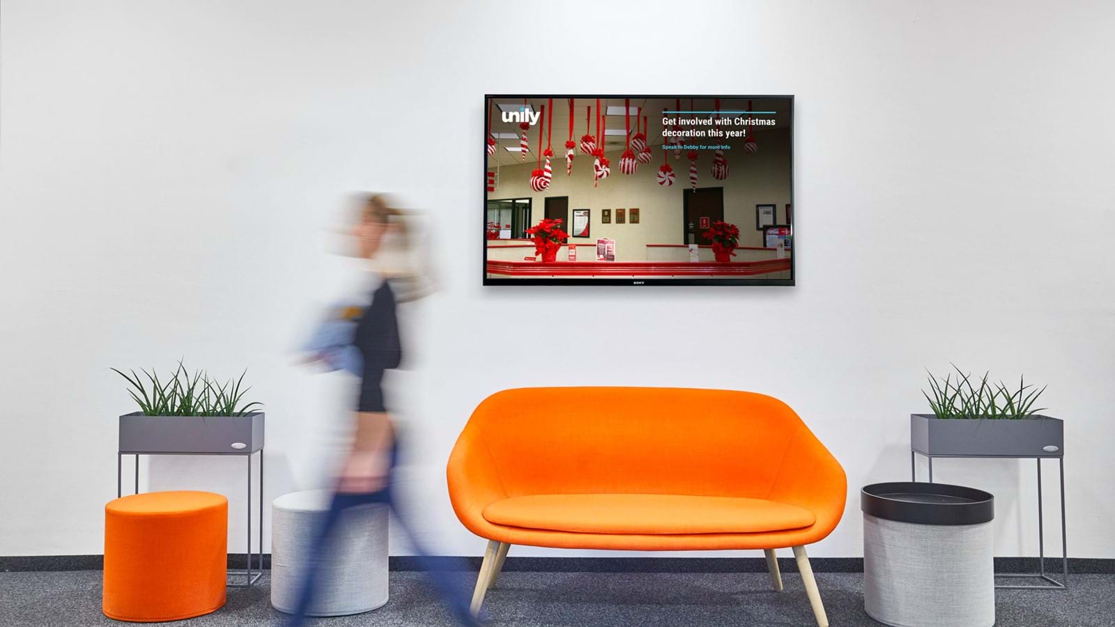 Digital signage using intranets in the modern world