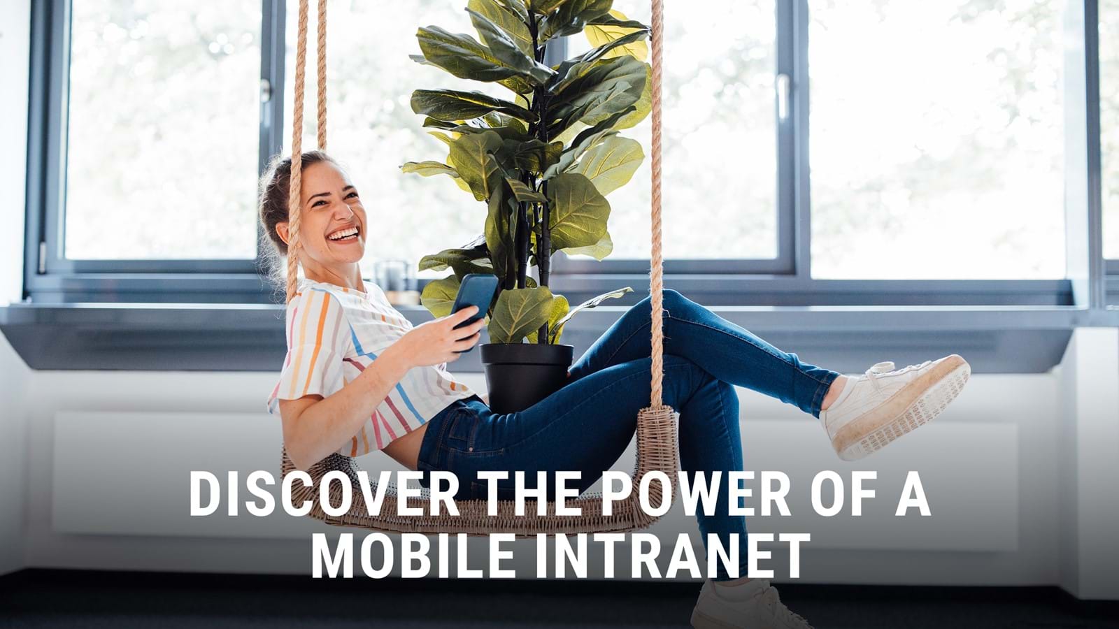 'Discover the power of a mobile intranet' - Unily guide front cover