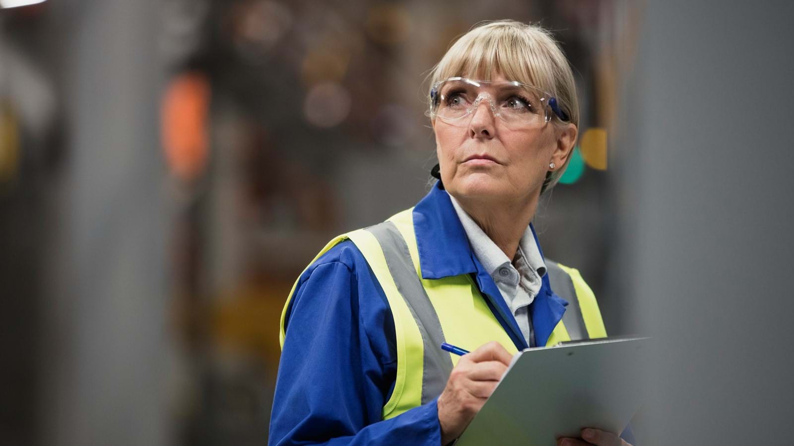 Warehouse worker using a Unily intranet